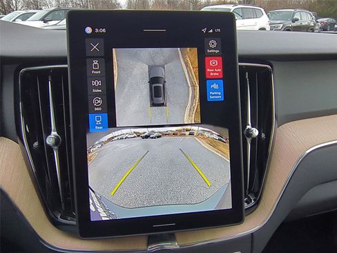 New 2026 Volvo XC60 B5 Plus w/ Climate Package image 12