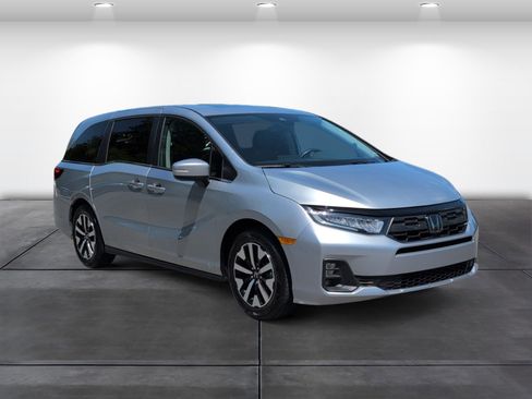 Certified 2025 Honda Odyssey EX-L image 2