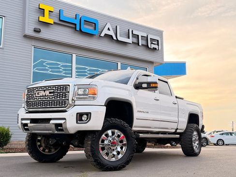 Used 2019 GMC Sierra 2500 Denali w/ Duramax Plus Package AWD/4WD image 57