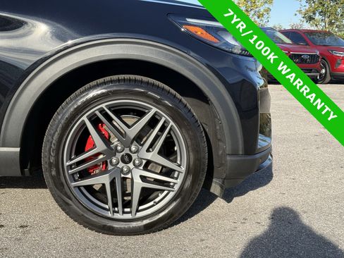 Certified 2025 Ford Explorer ST image 11