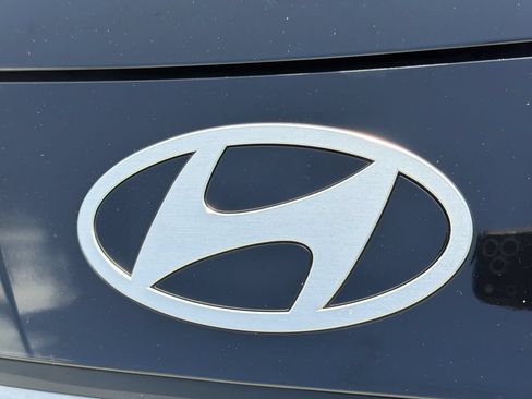 Used 2024 Hyundai Elantra SE FWD image 24