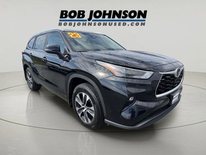 Used 2023 Toyota Highlander XLE