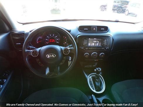 Used 2018 Kia Soul FWD image 32