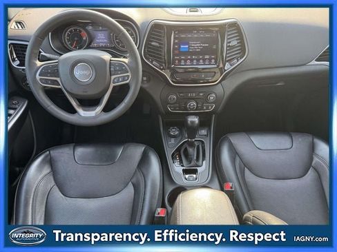 Used 2022 Jeep Cherokee Limited w/ Mopar Interior Package AWD/4WD image 12