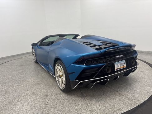 Used 2020 Lamborghini Huracan EVO RWD image 8