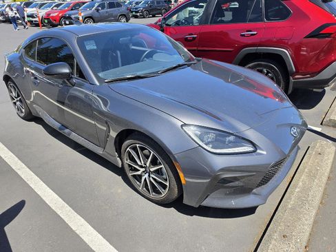 Used 2025 Toyota GR86 w/ ALL Weather Mat Package (TMS) RWD image 15