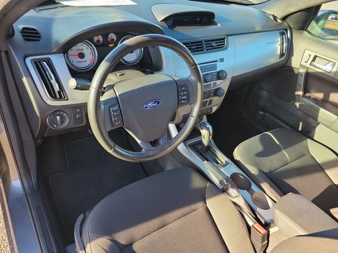 Used 2010 Ford Focus SES image 12