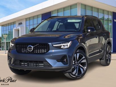 New 2026 Volvo XC40 B4 Plus w/ Protection Package Premier
