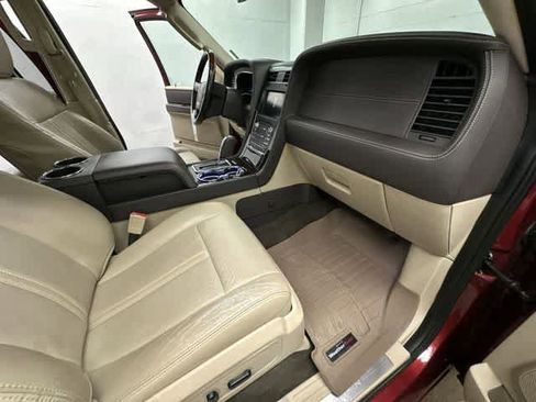 Used 2015 Lincoln Navigator 4WD w/ Equipment Group 101A Reserve image 23