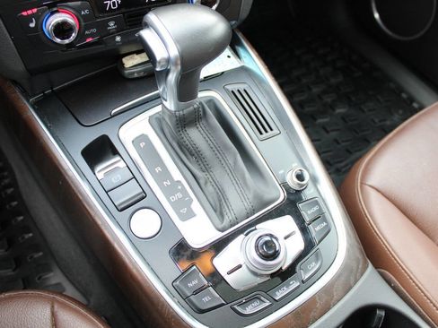 Used 2016 Audi Q5 2.0T Premium Plus w/ Technology Package image 18