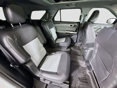 Used 2023 Ford Explorer XLT w/ Equipment Group 202A image 27