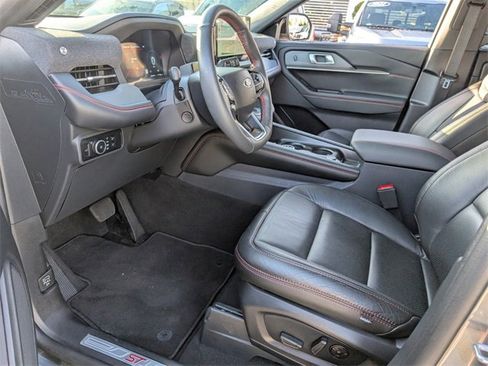 Used 2025 Ford Explorer ST-Line w/ Premium Package image 7