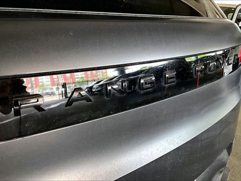 Used 2025 Land Rover Range Rover Sport Dynamic SE image 30