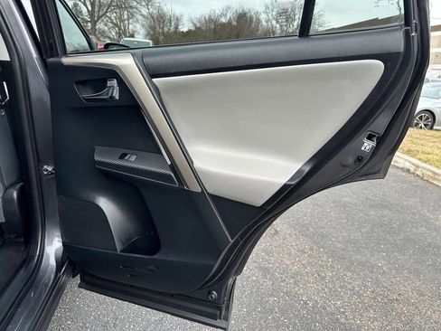 Used 2015 Toyota RAV4 Limited image 24