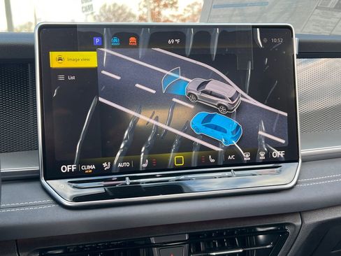 New 2026 Volkswagen Tiguan SE image 27