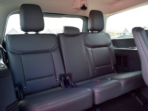 New 2026 Ford Expedition Active RWD image 21
