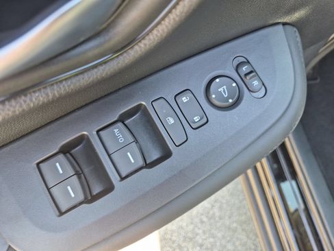 Certified 2026 Honda HR-V LX image 11