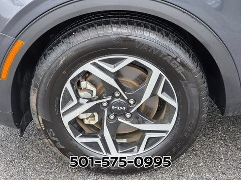 Used 2025 Kia Sportage LX FWD image 19