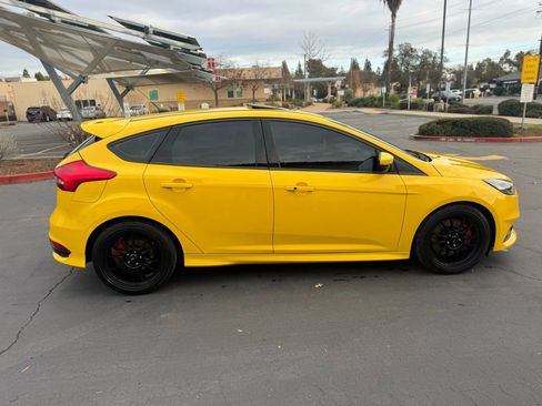 Used 2018 Ford Focus ST w/ Equipment Group 402A image 7