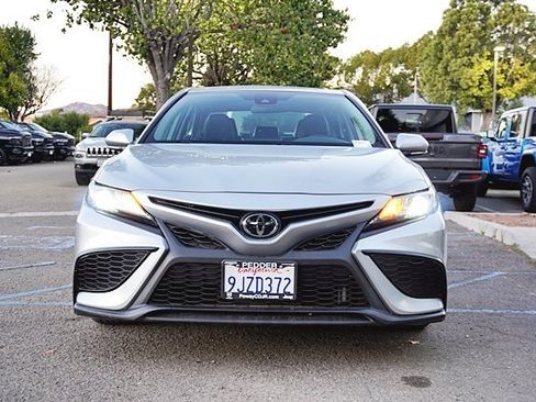 Used 2024 Toyota Camry SE image 5