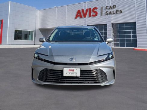 Used 2025 Toyota Camry LE image 10