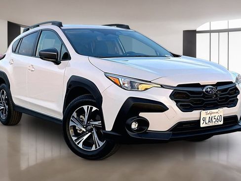 Used 2024 Subaru Crosstrek 2.0i Premium image 3