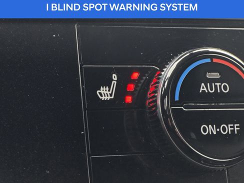 Used 2025 Nissan Pathfinder SL image 25