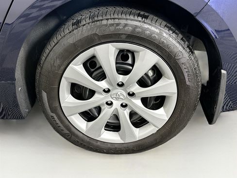Used 2025 Toyota Corolla LE FWD image 11