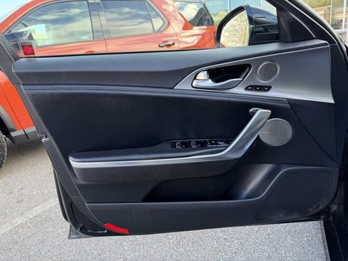 Used 2019 Kia Stinger GT2 image 17