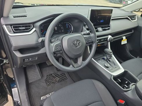 Used 2025 Toyota RAV4 LE AWD/4WD image 16