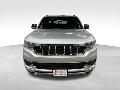Used 2023 Jeep Wagoneer L Series III w/ Premium Group I AWD/4WD image 3