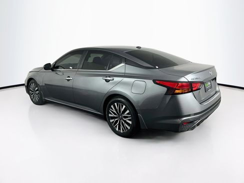 Used 2023 Nissan Altima 2.5 SV w/ SV Premium Package FWD image 5
