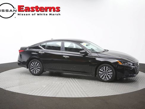 Used 2023 Nissan Altima 2.5 SV FWD image 46