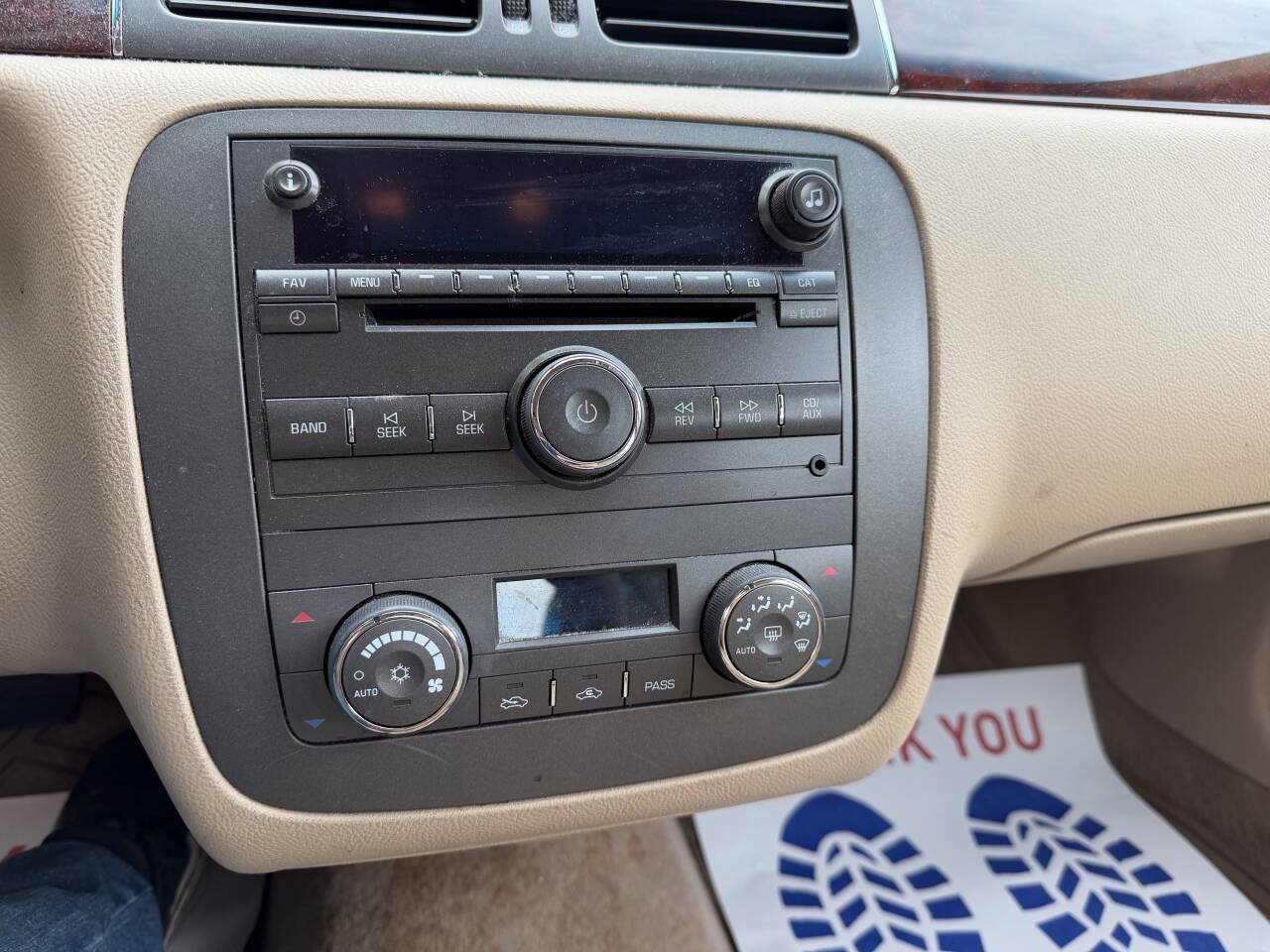 Used 2009 Buick Lucerne CXL FWD image 21