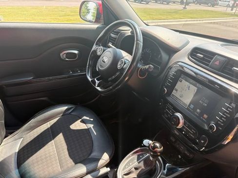 Used 2017 Kia Soul ! w/ Tech Package FWD image 15