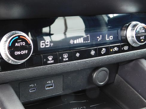 Used 2024 Mitsubishi Outlander ES AWD/4WD image 19