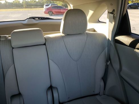 Used 2015 Toyota Venza LE image 14