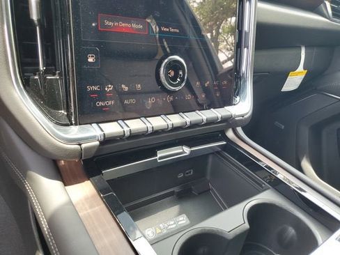 New 2026 GMC Yukon XL Denali w/ Denali Reserve Package AWD/4WD image 23