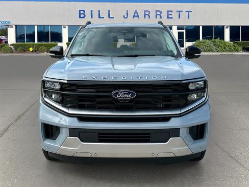 New 2026 Ford Expedition Platinum w/ Driver's Package AWD/4WD image 2