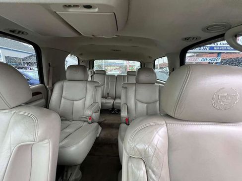 Used 2004 Cadillac Escalade AWD image 25