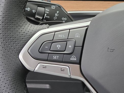New 2026 Volkswagen Tiguan SEL R-Line AWD/4WD image 18