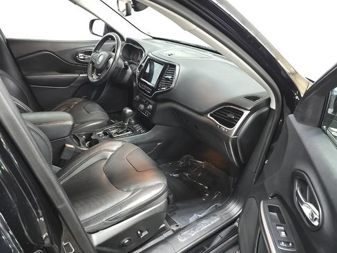Used 2019 Jeep Cherokee Limited AWD/4WD image 16