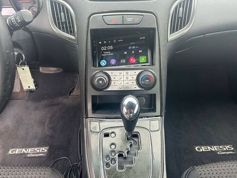 Used 2010 Hyundai Genesis 2.0T RWD image 15