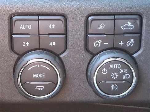 Used 2023 Chevrolet Silverado 1500 ZR2 w/ Technology Package image 24