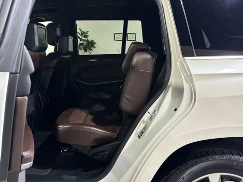 Used 2014 Mercedes-Benz GL 450 4MATIC image 12