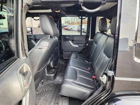 Used 2016 Jeep Wrangler Unlimited Rubicon image 22