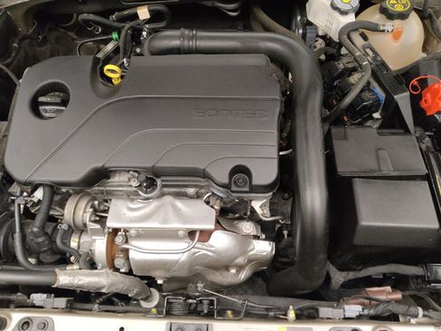 Used 2023 Chevrolet Malibu LT FWD image 30