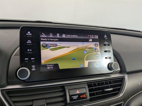 Used 2018 Honda Accord Touring image 19