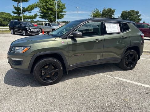 Used 2019 Jeep Compass Trailhawk AWD/4WD image 15