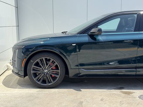 New 2026 Cadillac Lyriq V image 4